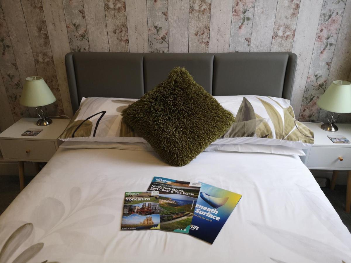 The Phoenix Guest House Скарборо Экстерьер фото