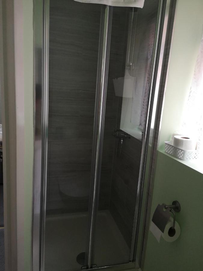 The Phoenix Guest House Скарборо Экстерьер фото